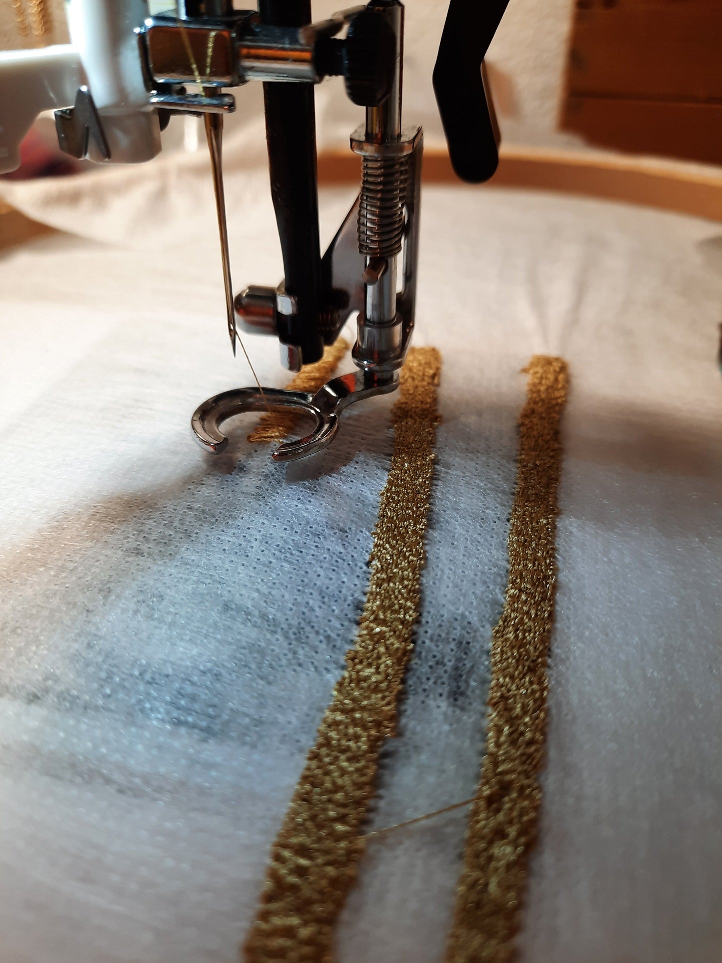 Embroidered gold bracelet Asimico