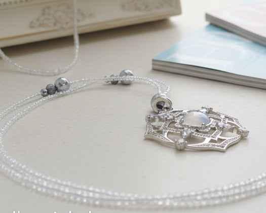 White Lotus Necklace My store