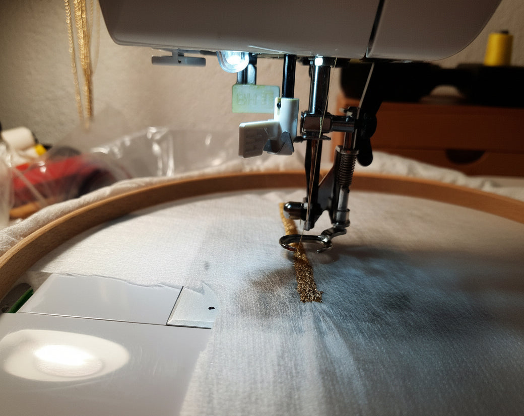 Embroidered gold bracelet Asimico